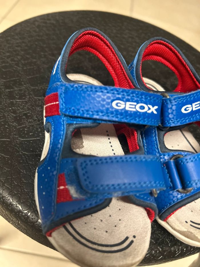 Sandales garcon à scratch Geox modèle Agasim bleu et rouge taille 23 - photo numéro 9