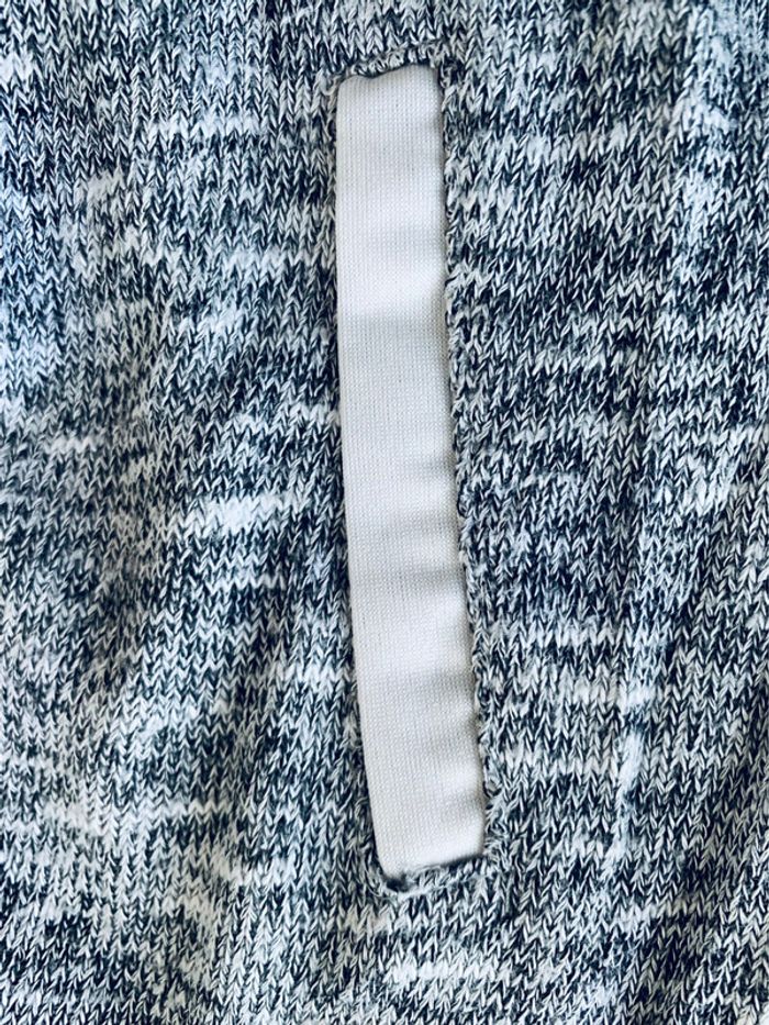 Gilet fin asymétrique avec liseré blanc - photo numéro 3