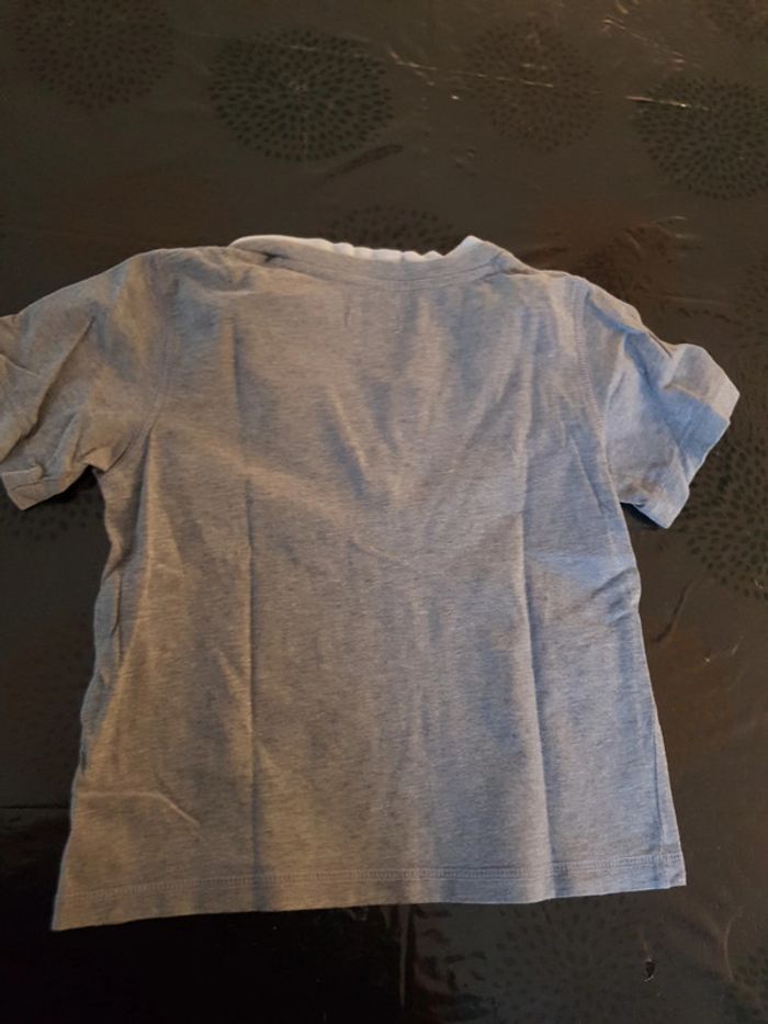 Tee-shirt col v 6 ans - photo numéro 3