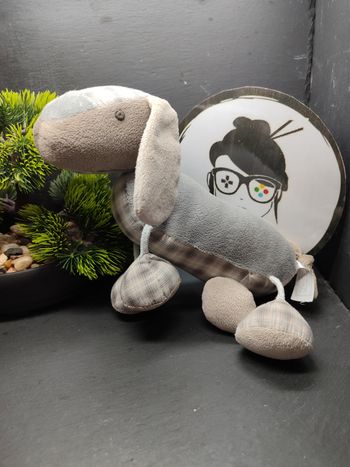 peluche chien teckel quax gris beige carreaux corde bruissant noeud Bleu Blanc 