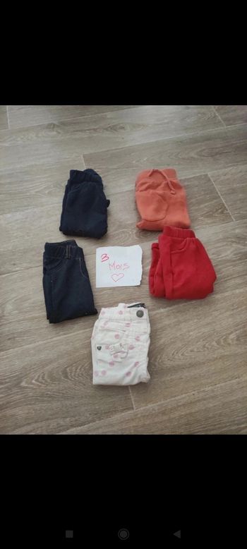 Lot jeans  et pantalons 3 mois