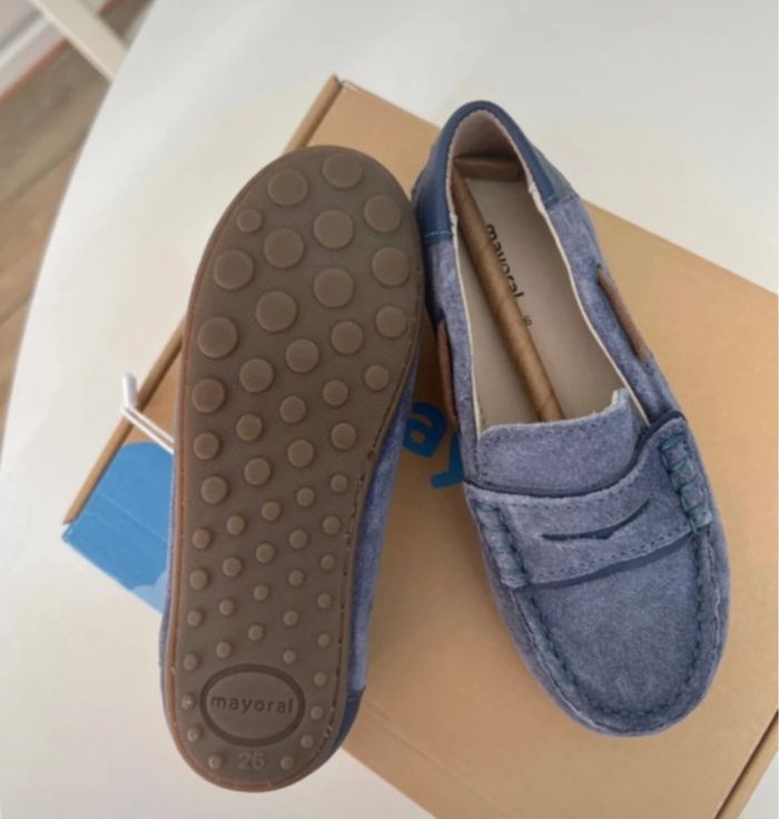 Mocassins Mayoral pointure 26 Neufs - photo numéro 4