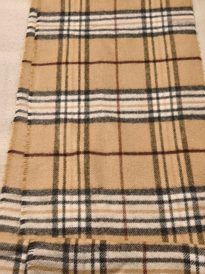 Écharpe Burberry - photo numéro 3
