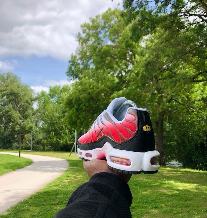 Tn blanc et rouge - photo numéro 3