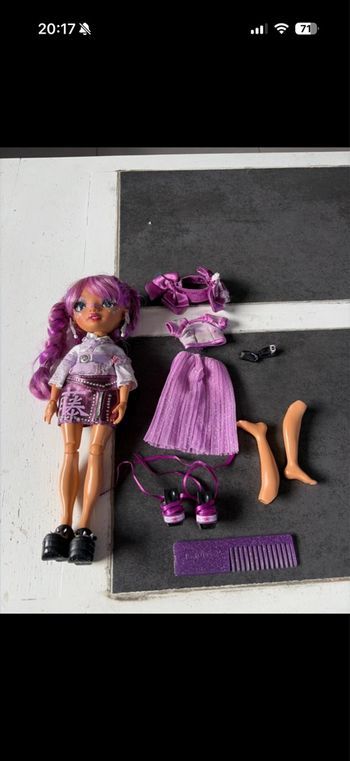 Poupée Rainbow high 