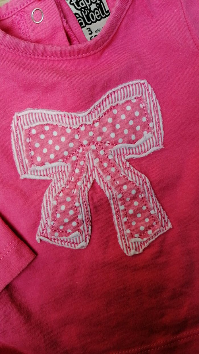 T-shirt rose avec un nœud - photo numéro 2