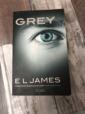 Très beau livre Grey by Christian Grey