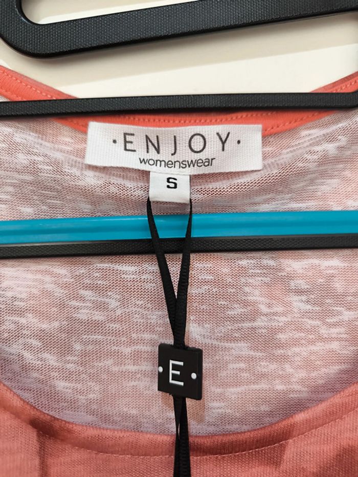 T shirt taille S(36) neuf enjoy - photo numéro 2
