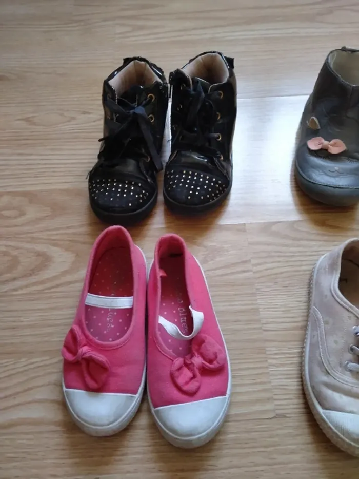 Lot de 8 paires de chaussures filles. Pointure 25 26 27 - photo numéro 6