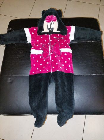 Lot 2 pyjamas 6 mois (Disnez et Manon & valentin)