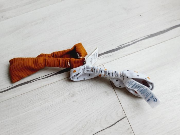 Vêtement bébé fille lot 2 bandeaux taille unique gris et moutarde Obaïbi Neufs - photo numéro 4