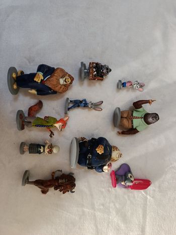 A saisir, pack de 10 figurines du film " zootopie " ( film Disney) !