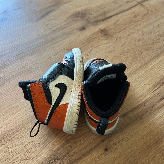 Baskets air Jordan  - taille 21 - photo numéro 3