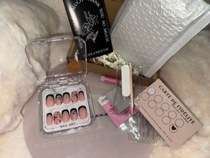 Press on nails ongles - photo numéro 3