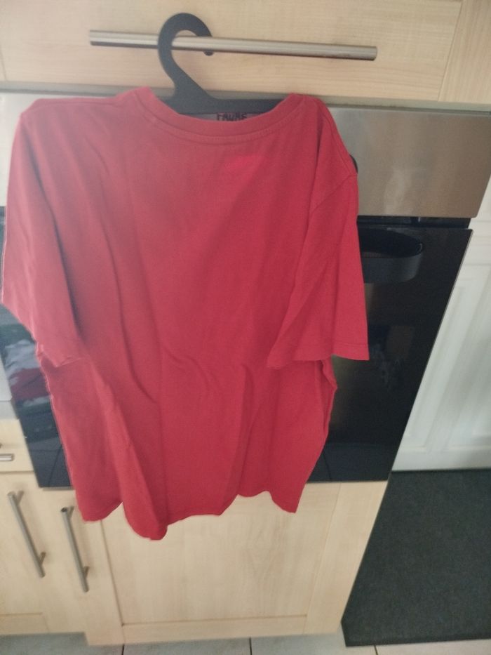 Tee shirt rouge - photo numéro 2
