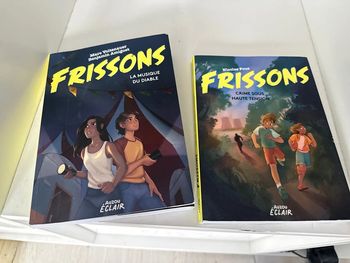 Lot 2 livres Frissons
