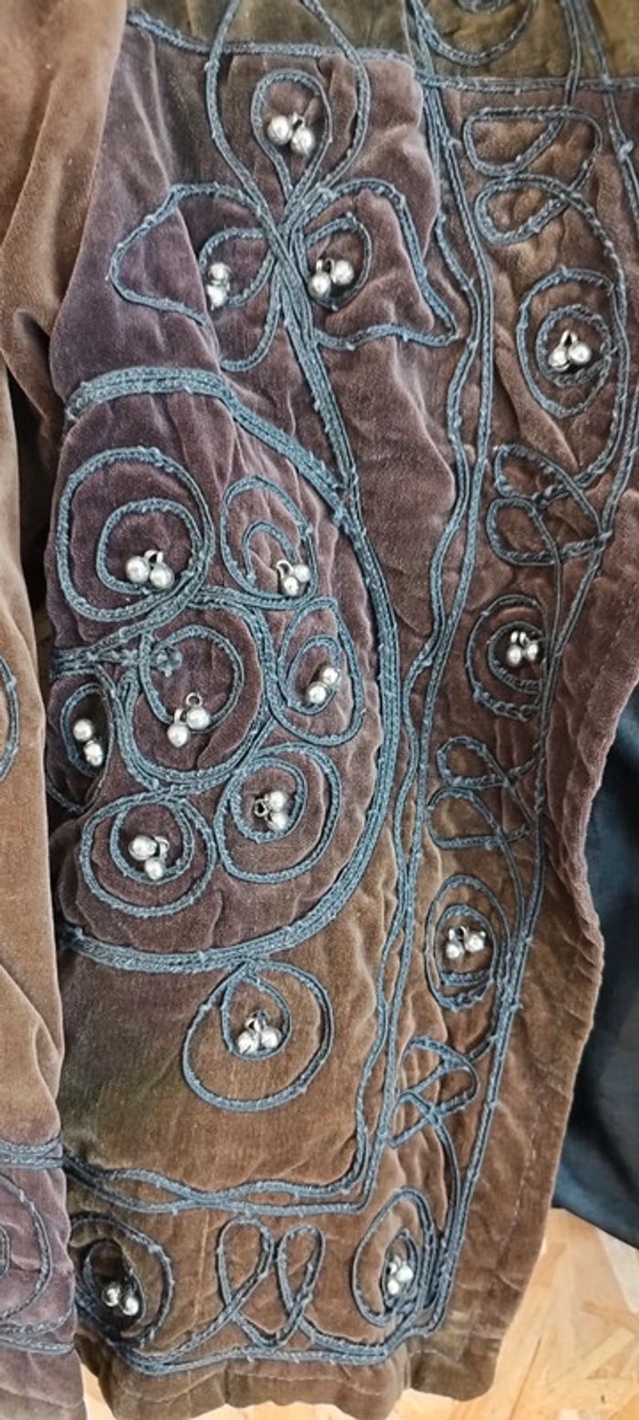 Veste vintage avec grelots - photo numéro 2