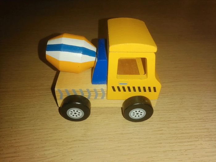 Camion toupie en bois 14 cm