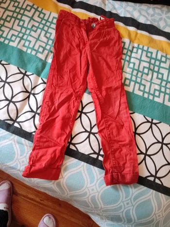 Pantalon rouge taille 4 ans