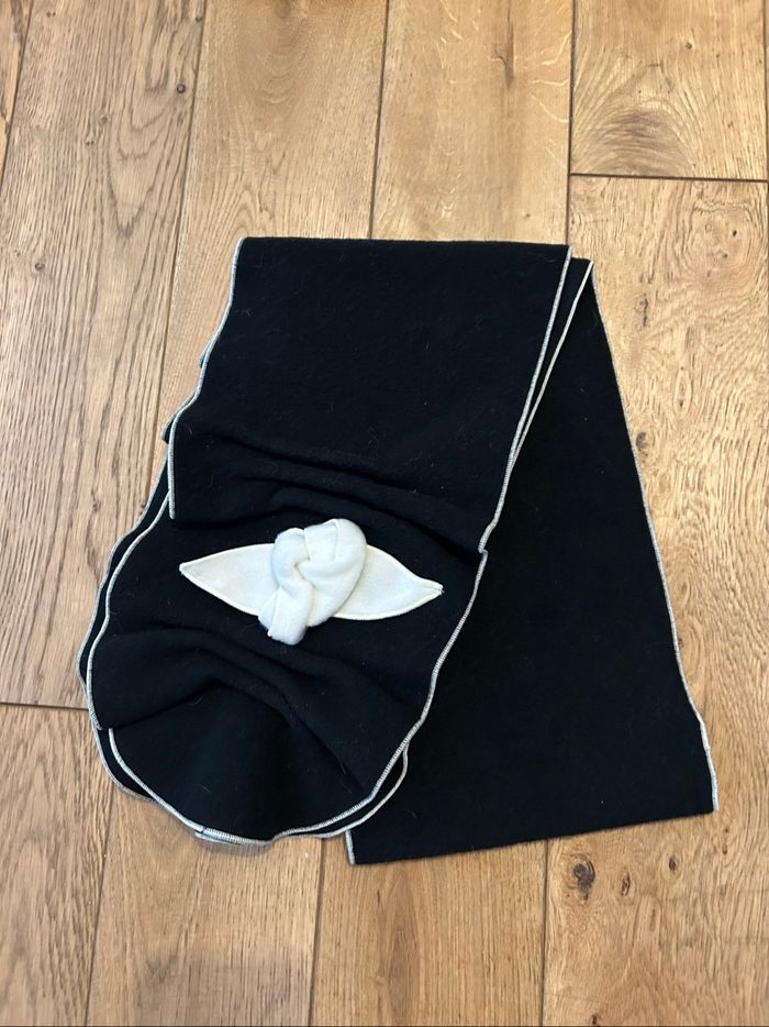 Écharpe noire et Blanche - Polaire - Neuve