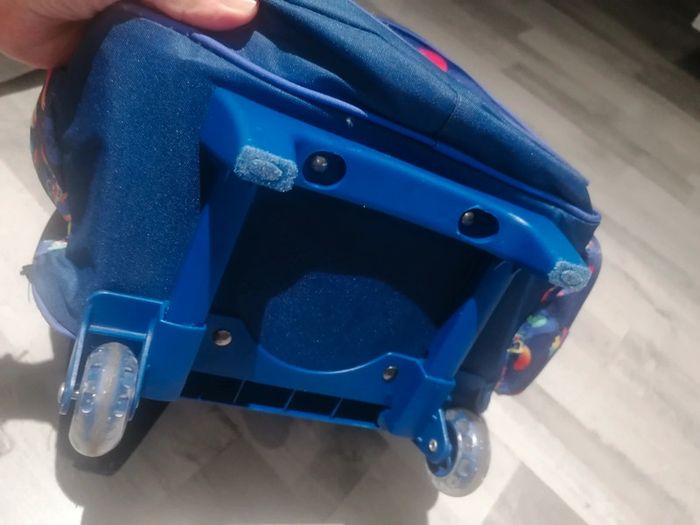 Sac  dos et roulettes Stitch 🎒 - photo numéro 9