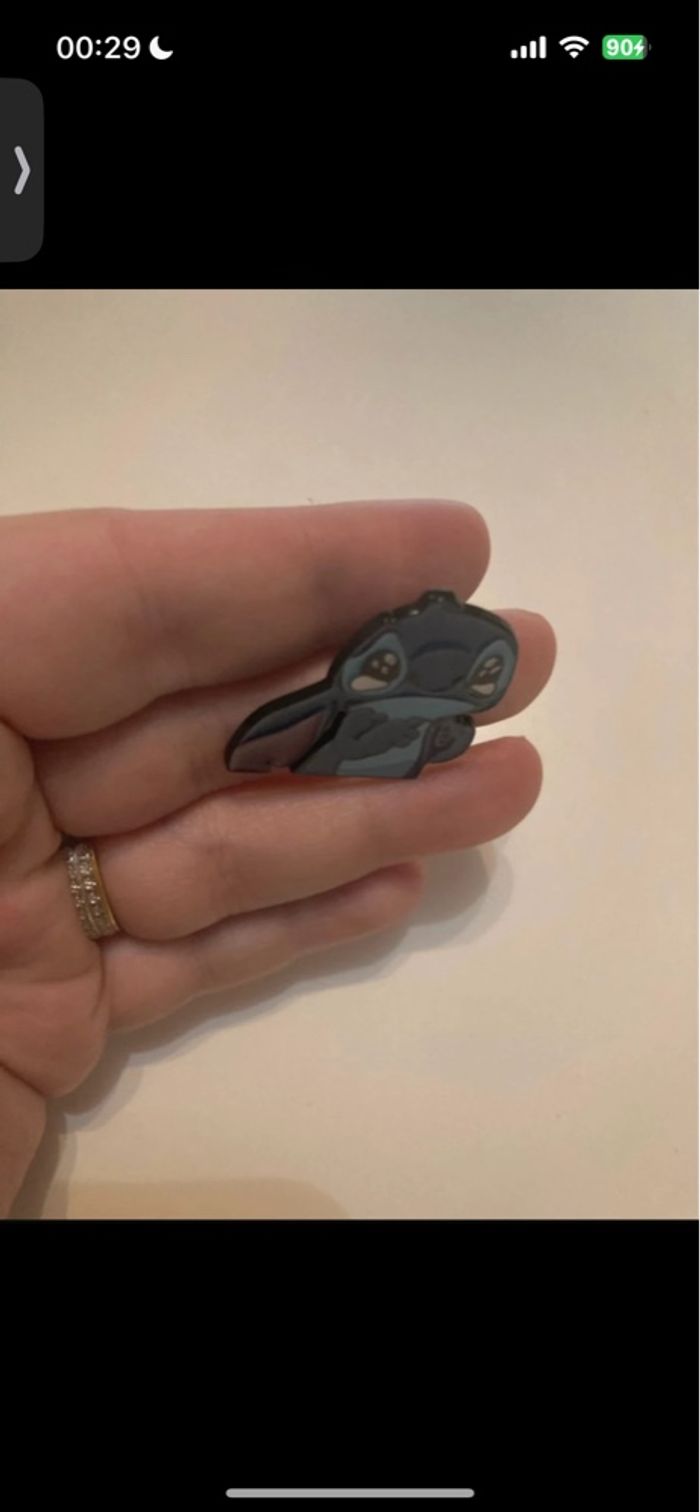 Pin’s / Broche NEUF représentant Stitch couleur bleu - photo numéro 5