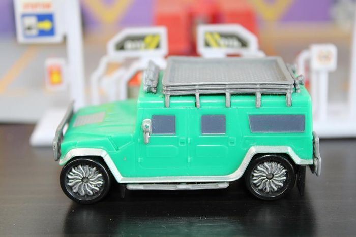 Disney Pixar cars TJ Hummer - photo numéro 2