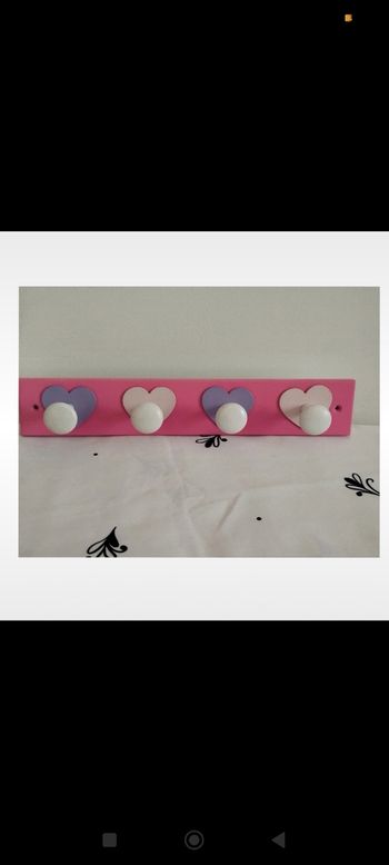 Porte manteau en bois fuschia