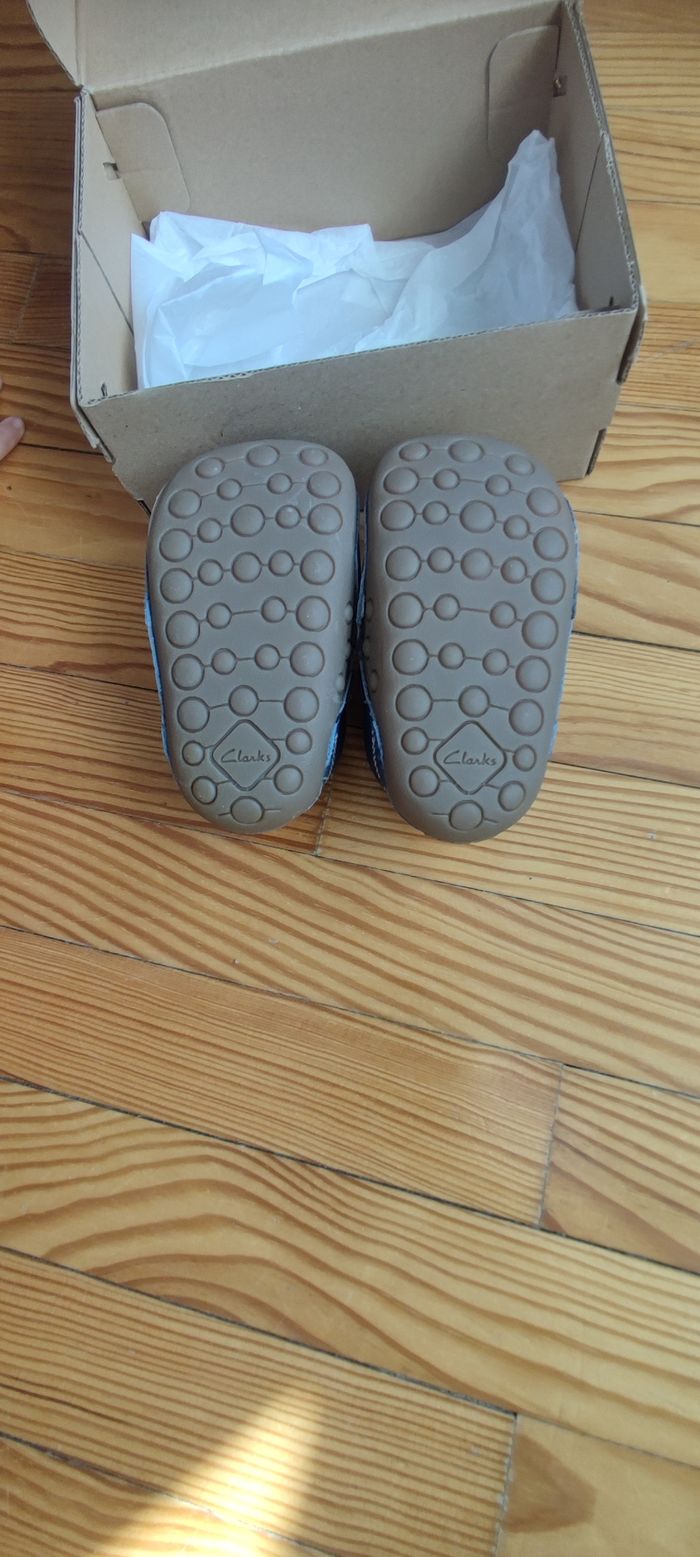 Chaussures bébé clarks taille 18 - photo numéro 3