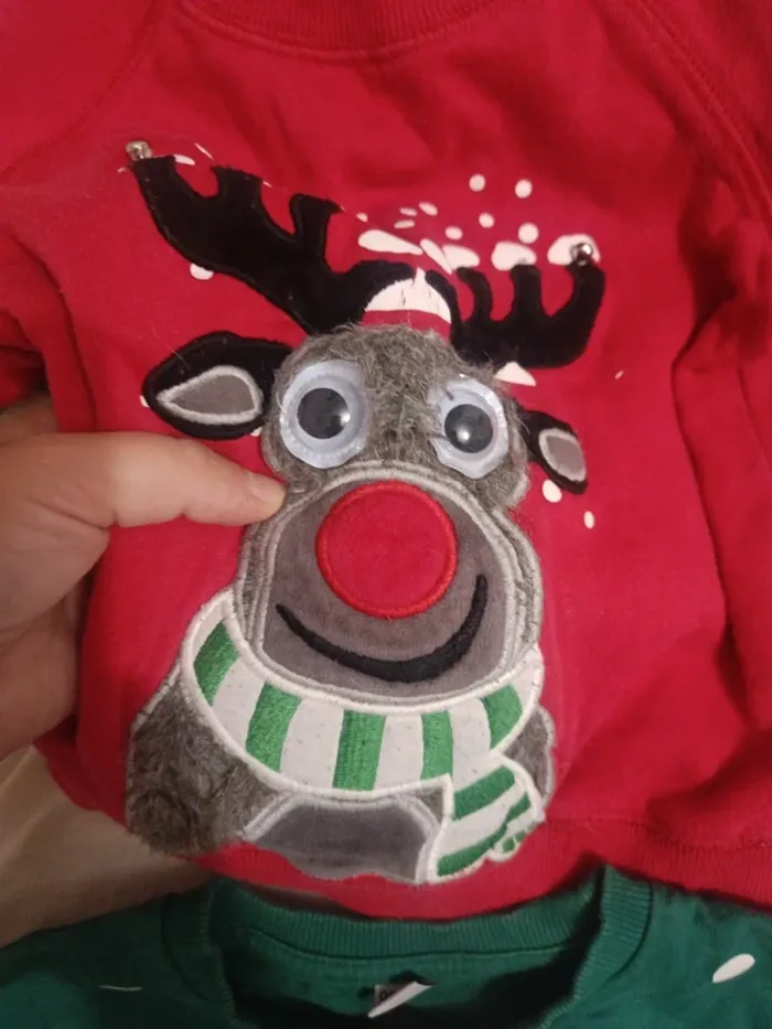 Lot de 2 pull de noel yeux ou nez en relief taille 3 4 ans - photo numéro 3