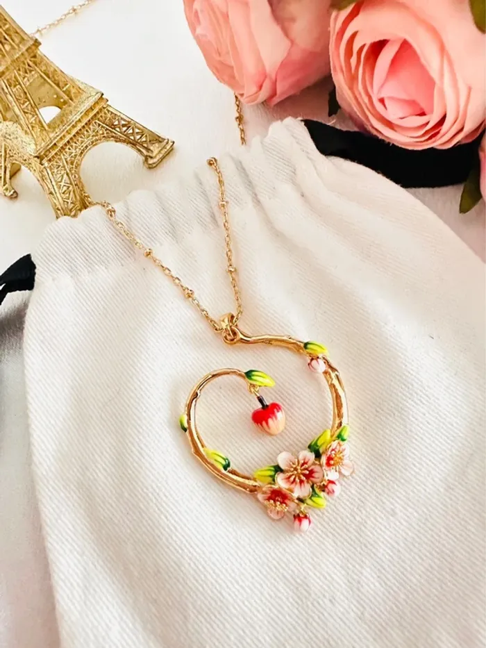 🍎Collier Bill Skinner – Cerisier en fleurs émaillé et fruit pendant - photo numéro 3
