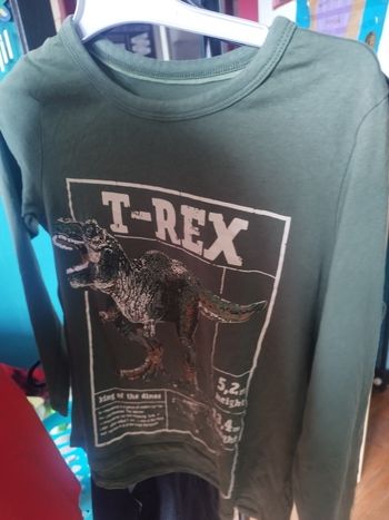 Taille 8 ans tee shirt manche longue