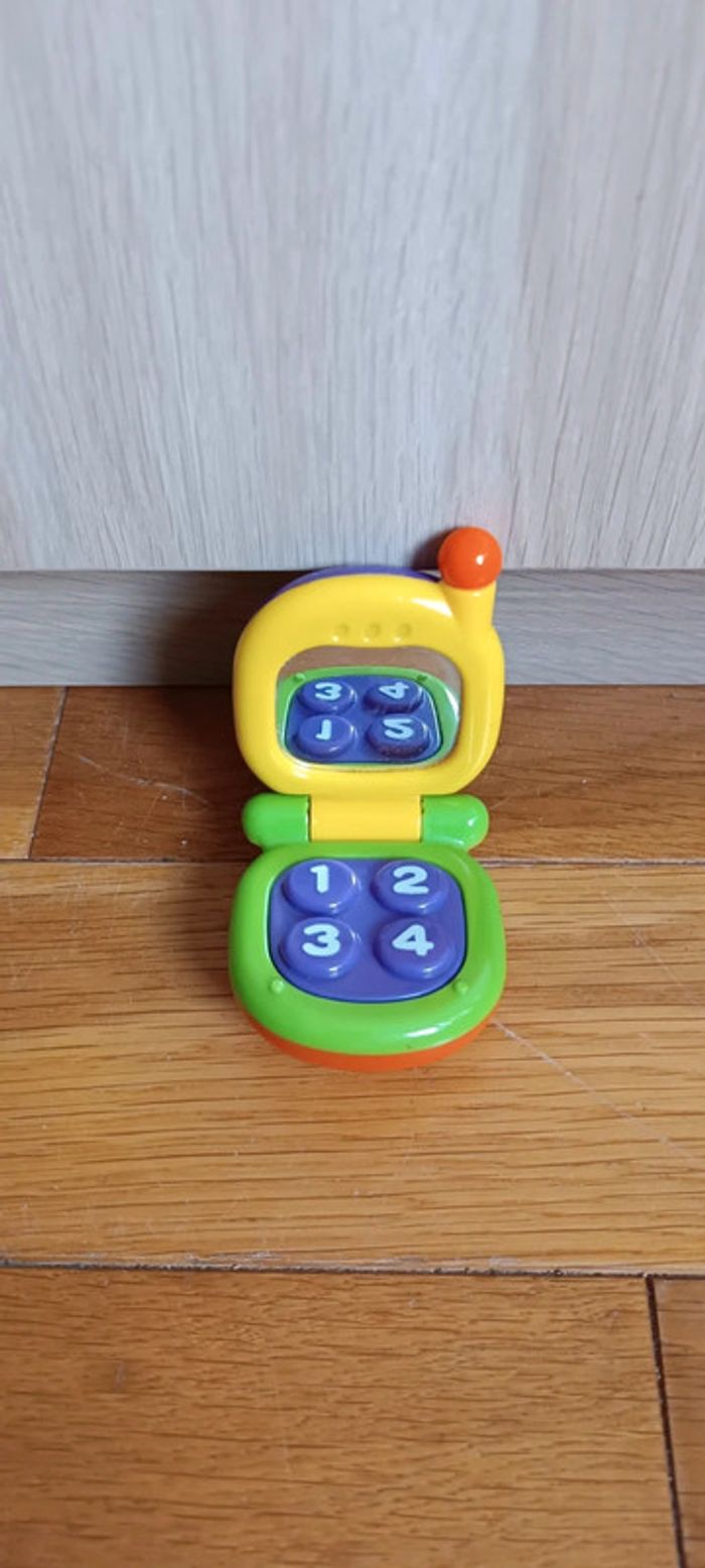 Téléphone à clapet miroir et pouet pouet