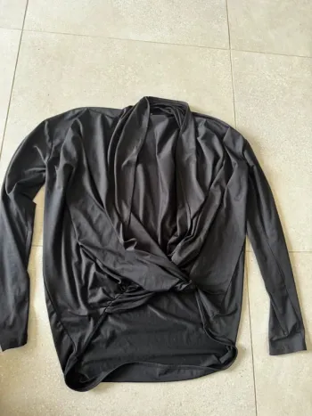 Haut noir Eight taille M, très bon état