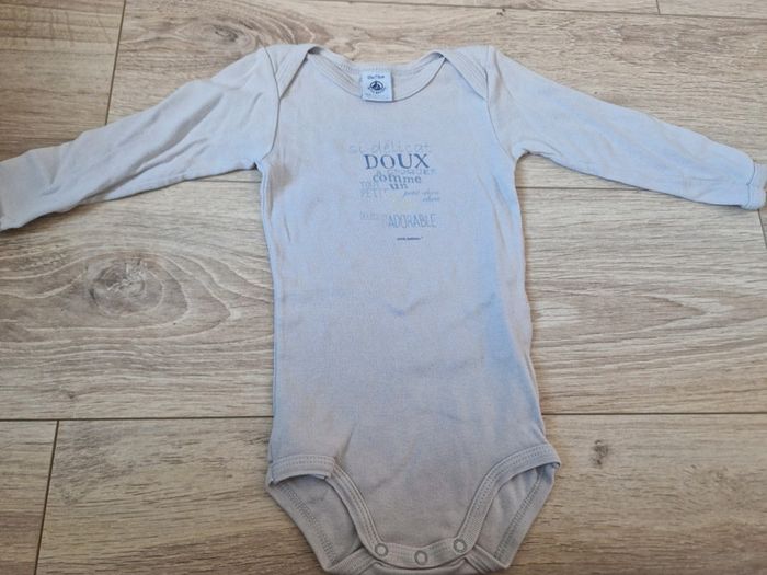 Lot 13 vêtements 12 mois, garçon, mi saison - photo numéro 3