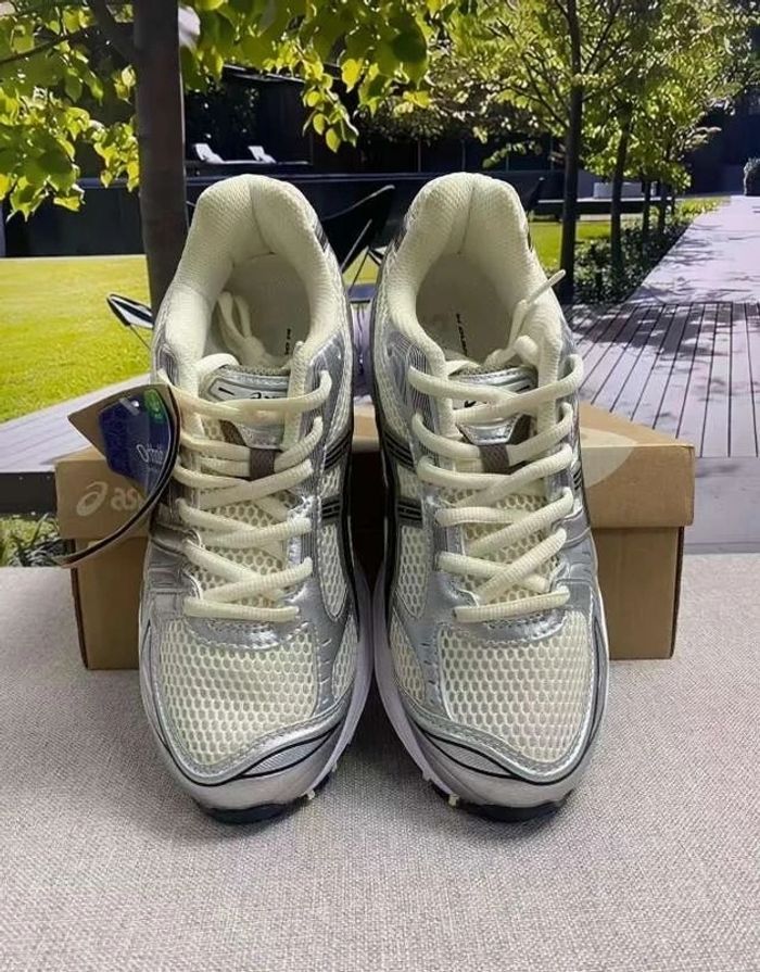 Asics Gel NYC Argenté Taille 38 - photo numéro 3