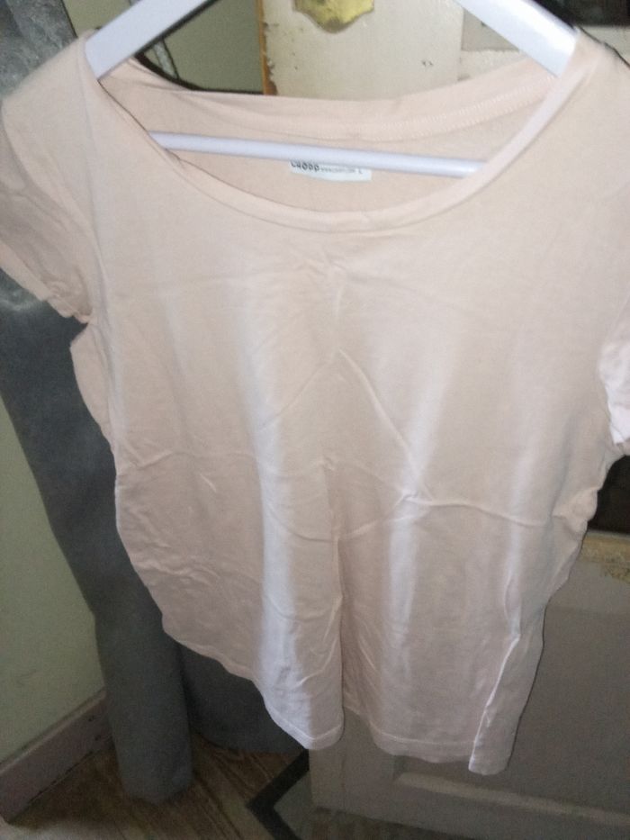 T-shirt rose pâle