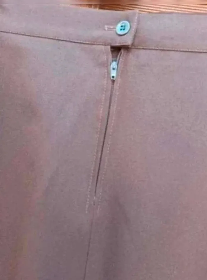 Jupe droite légère - Marron - Taille 56 - photo numéro 4