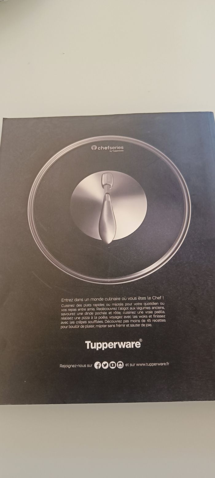 Deux livres de cuisines tupperware - photo numéro 3