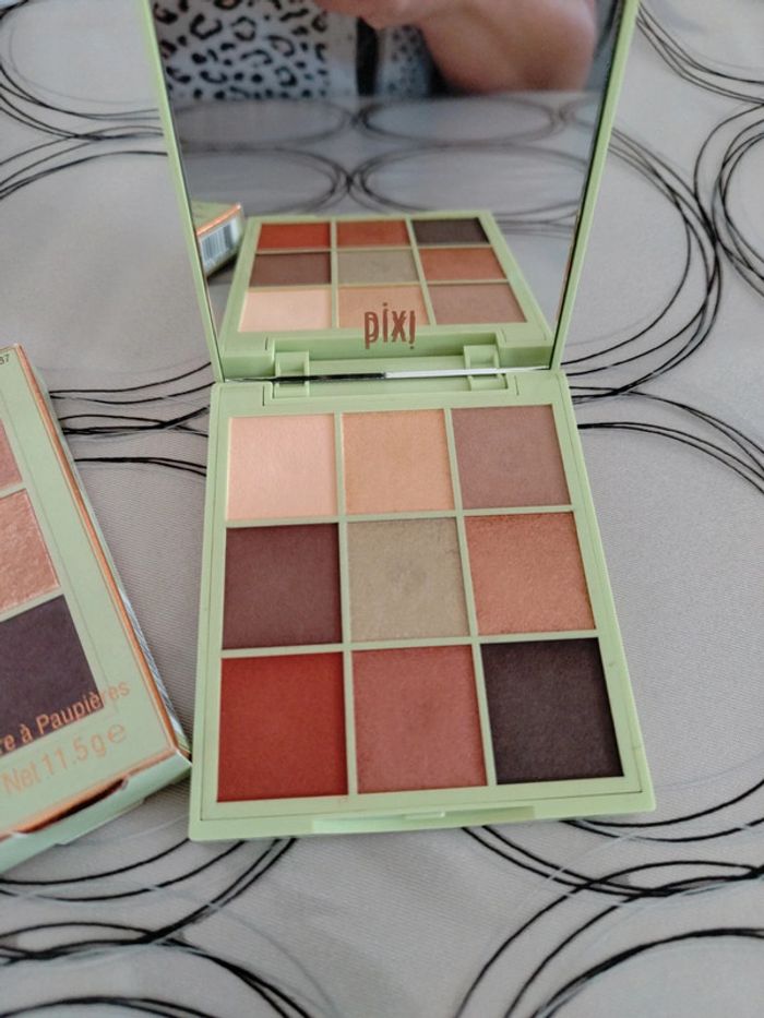 Palette maquillage Pixi complètement neuve
