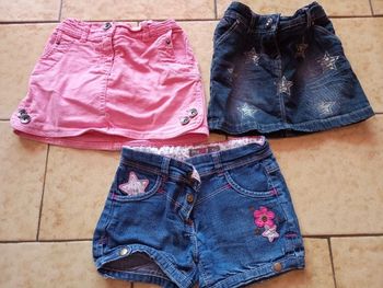 Lot de 2 jupes et 1 short