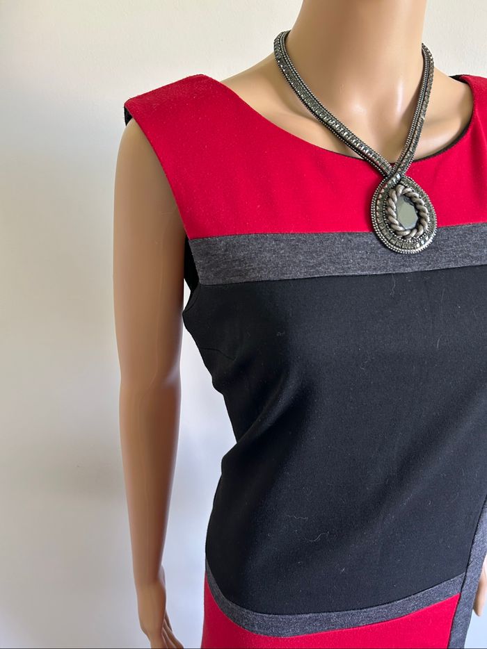 Robe noire et rouge sans manches Anna Field taille 40 bon état - photo numéro 4