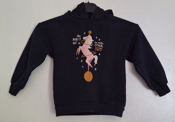 Pull molletonné imprimé licorne