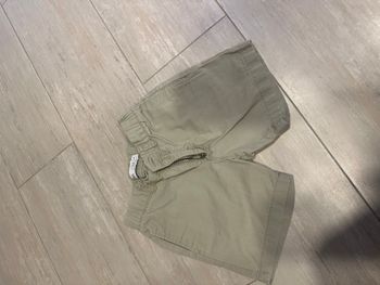Short kaki enfant, taille 116 (5/6 ans)