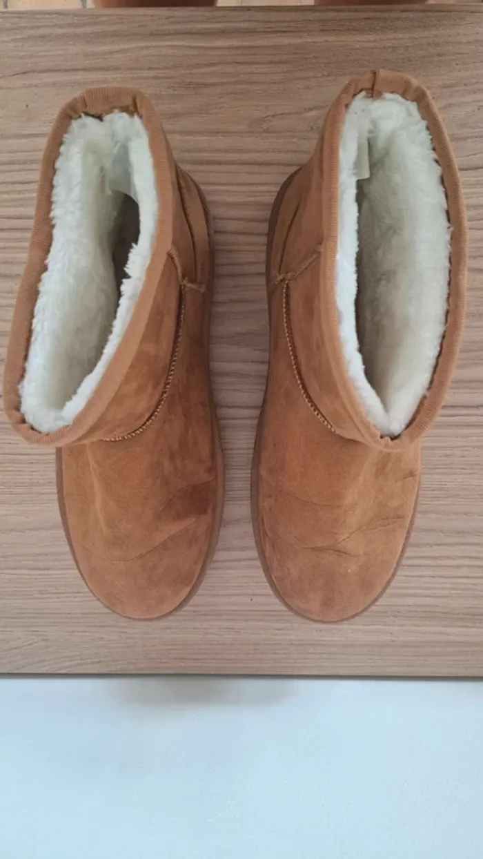 Bottes fourrées- Neuves - taille 41 - Très chaude LA paire tendance - photo numéro 5