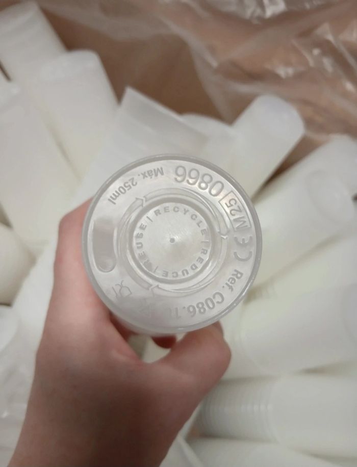 Lot de 200 gobelets réutilisables neufs - photo numéro 3