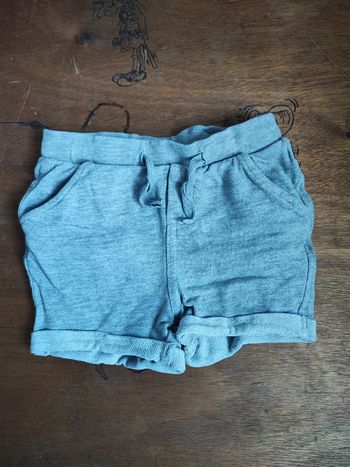 Short gris