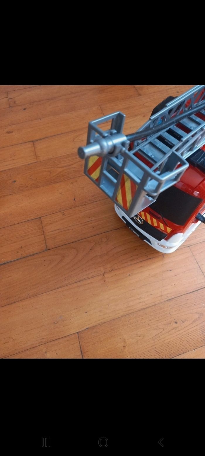 Camion lanceur d eau - photo numéro 3