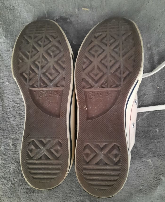 CONVERSES BASSES (ORIGINALES) T.40 - photo numéro 2