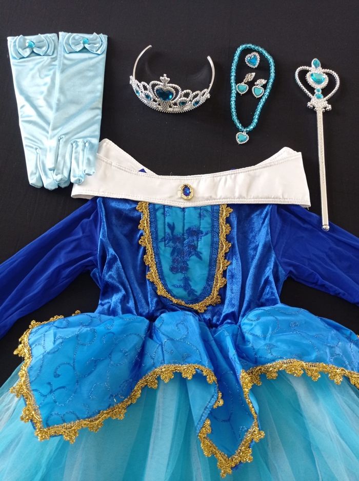 Déguisement robe de princesse et ces accessoires 5-6ans - photo numéro 3